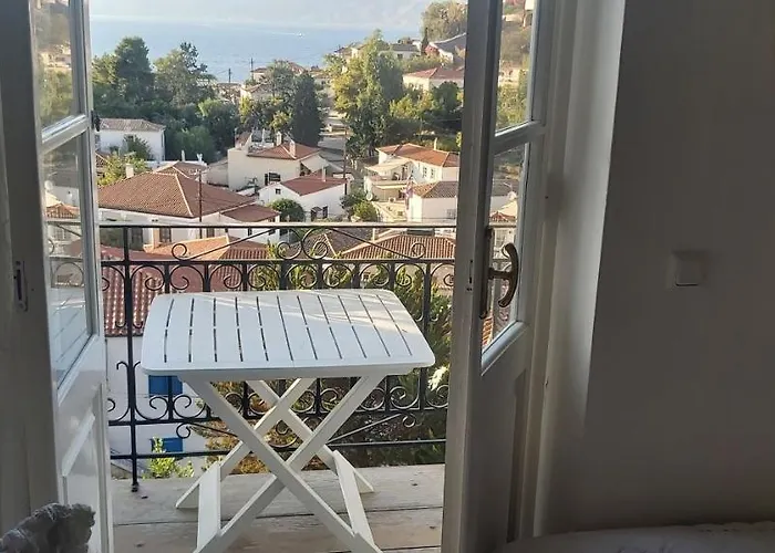 Tsitsinakis Traditional House